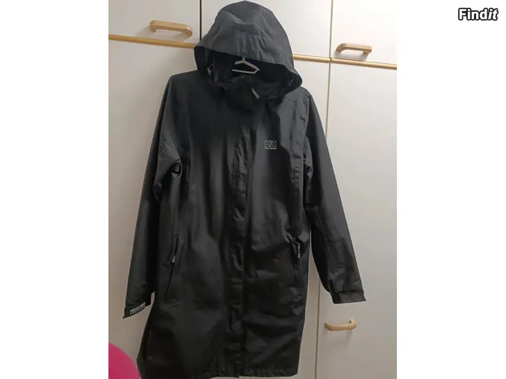 Säljes Helly Hansen pitkä takki L