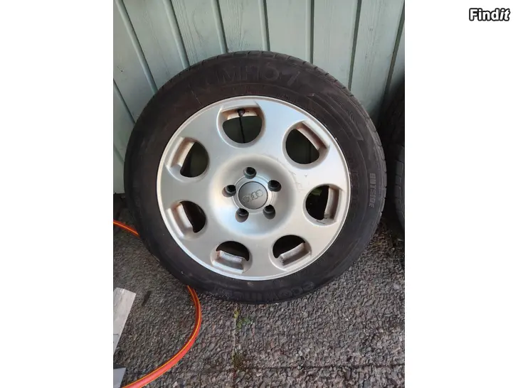 Myydään Audin 16 tuuman vanteet