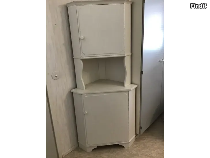 Säljes Hörnskåp