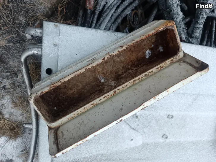 Säljes Donlåda åt äldre traktor