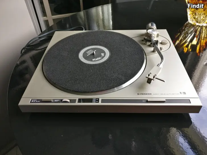 Säljes Pioneer PL-200 direktdriven skivspelare
