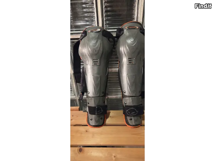 Säljes UFO benskydd