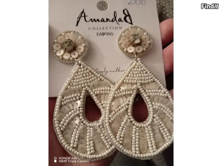 Myydään Amanda B korvikset uudet