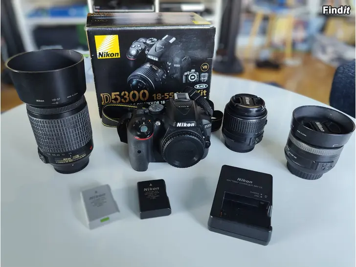 Myydään Nikon D5300 kamerapaket