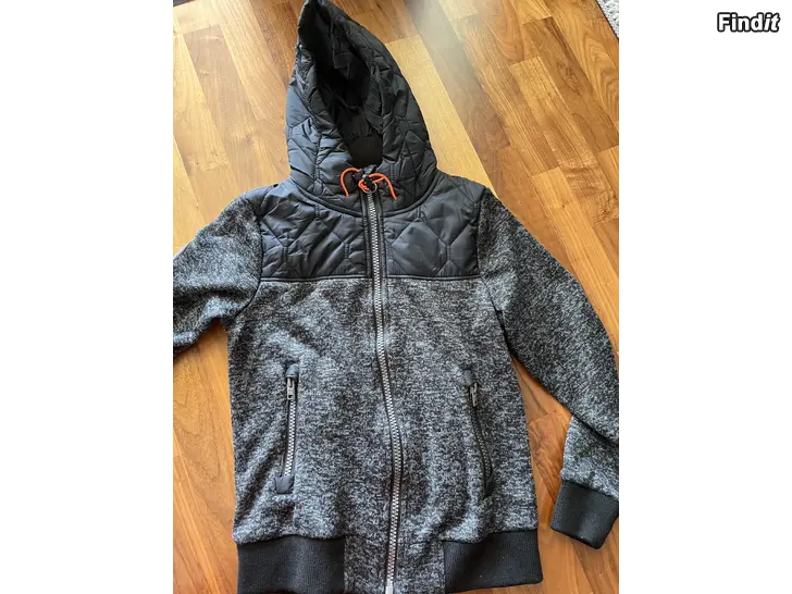 Säljes Varm Superdry jacka