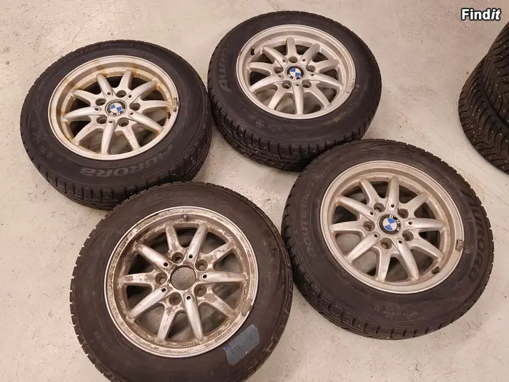Myydään BMW 15 vanteet 5x120/ keski 72.6