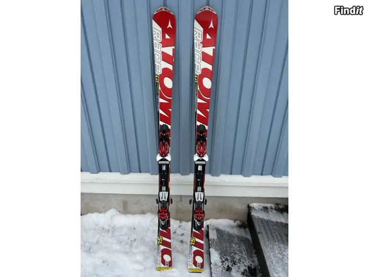 Säljes Slalomskidor Atomic race Ti