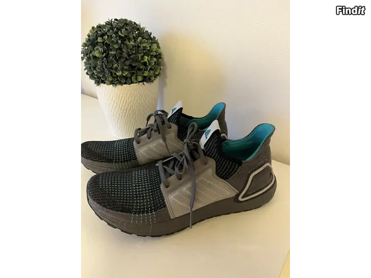 Myydään ADIDAS ULTRABOOST LÄNKSKOR