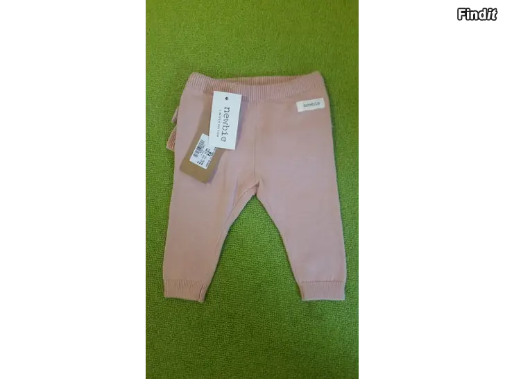 Myydään Newbie rosat vauvan röyhelö housut koko 62 2-4kk -hinta 3e