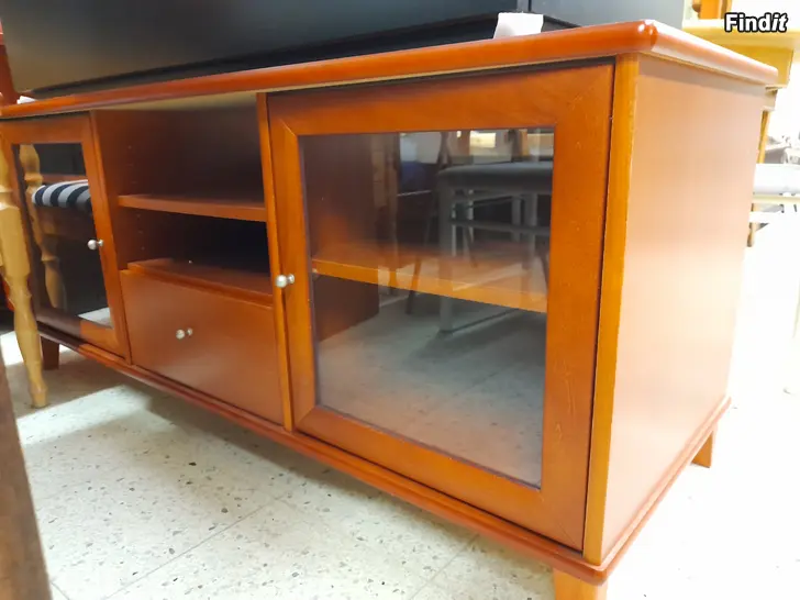 Säljes 149 cm avlång tv-bord