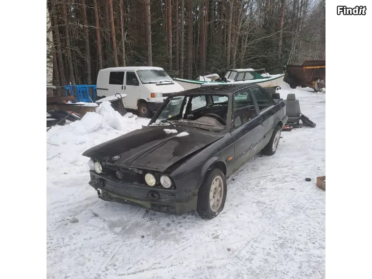 Säljes Bmw e30 i delar