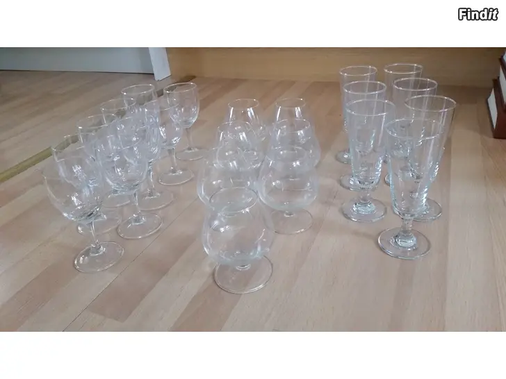 Myydään Juomalaseja juhlaan  -yhteishintaan 15e