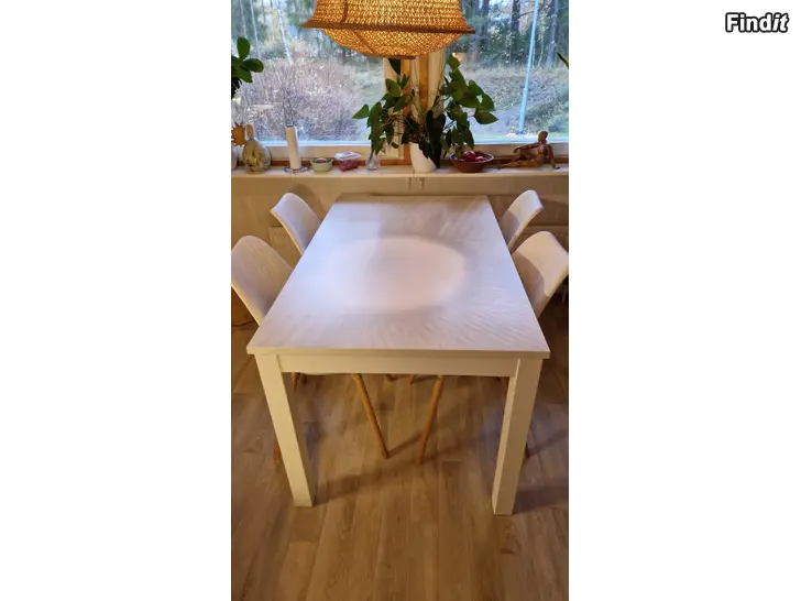 Säljes IKEA vit matbord 130/190x80 cm