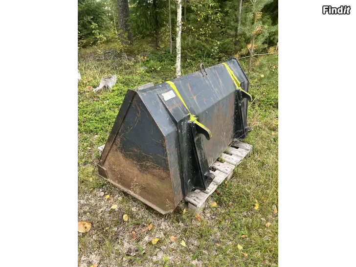 Säljes Traktorskopa och gafflar