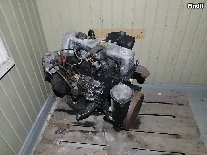 Säljes Mercedes OM615 motor