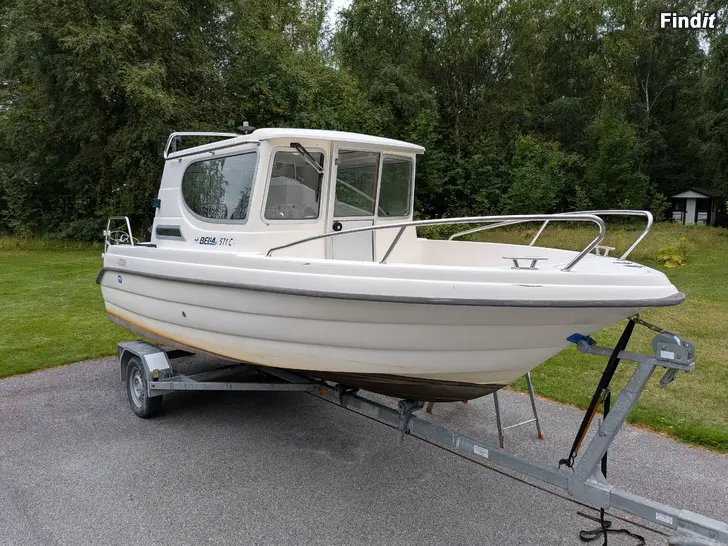 Säljes Bella 571C med Suzuki DF70