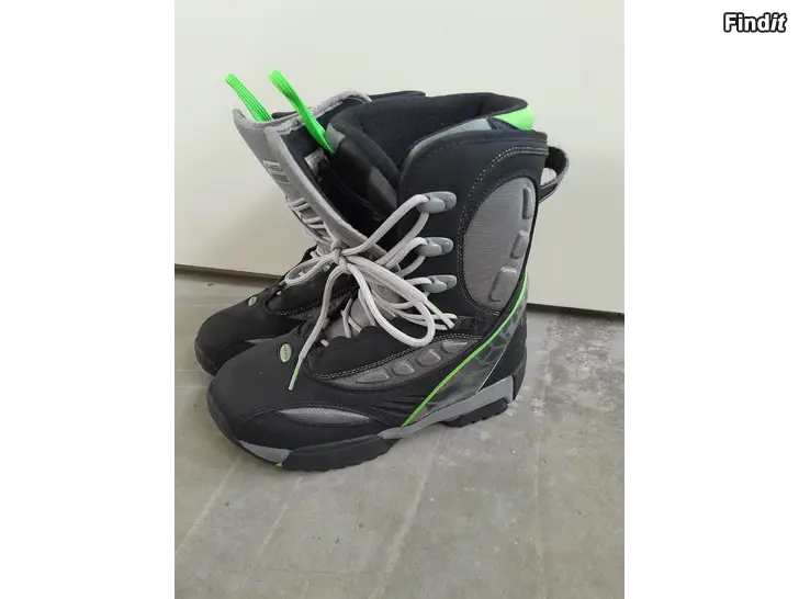 Myydään Lumilautakengät koko 40 39