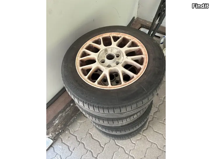 Myydään 5x100 renkaat