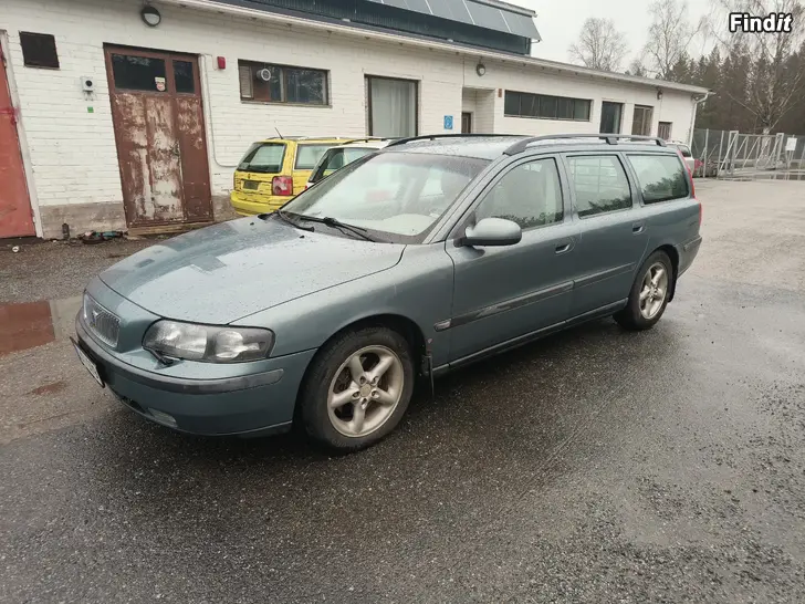 Säljes Volvo v70 2.4-02