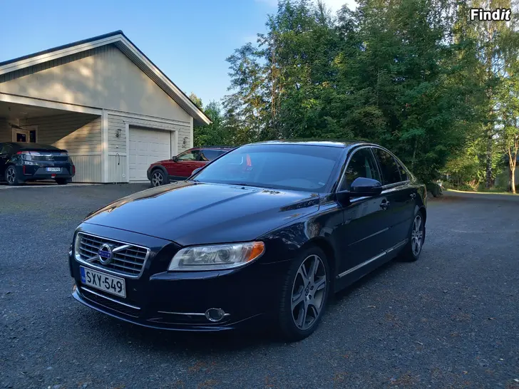 Myydään Volvo S80
