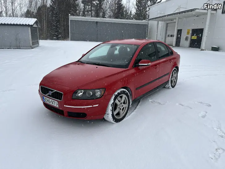 Myydään Volvo S40