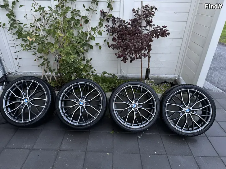 Säljes BMW M-Sport 19 fälgar  däck