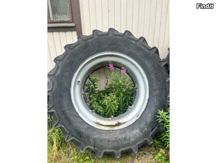 Myydään Continental paripyörät 650/65 R42