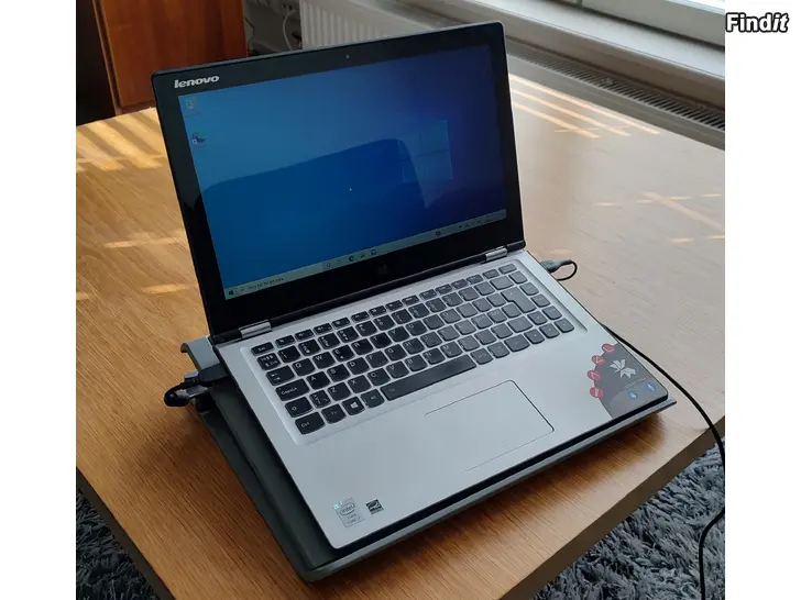 Säljes 13.3 tums Lenovo Yoga 2 Laptop i extremt gott skick
