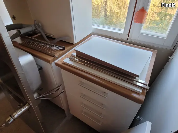 Säljes KÖKSSKÅP / KÖKSBÄNK / KEITTIÖKAAPIT