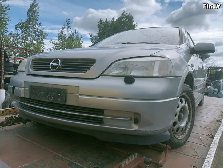 Myydään OpelAstra 1,6 16v manuaali 2000 varaosina