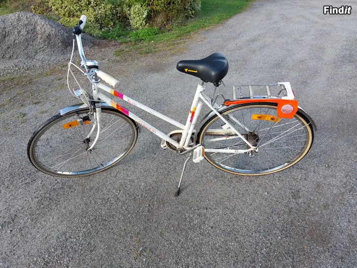 Säljes 3-växlad Helkama damcykel 28 säljes