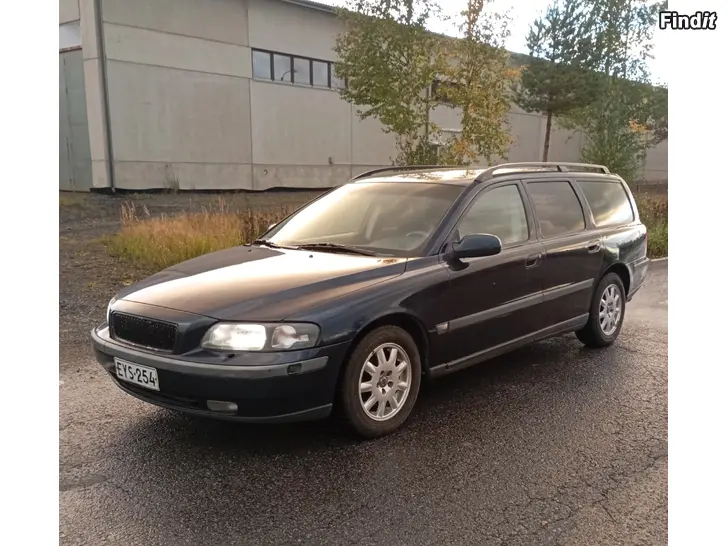 Myydään Volvo V70