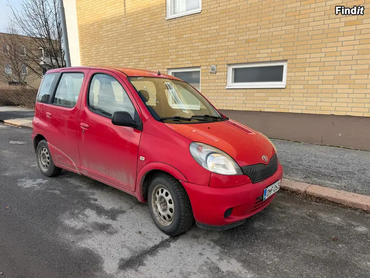 Myydään Toyta Yaris Verso