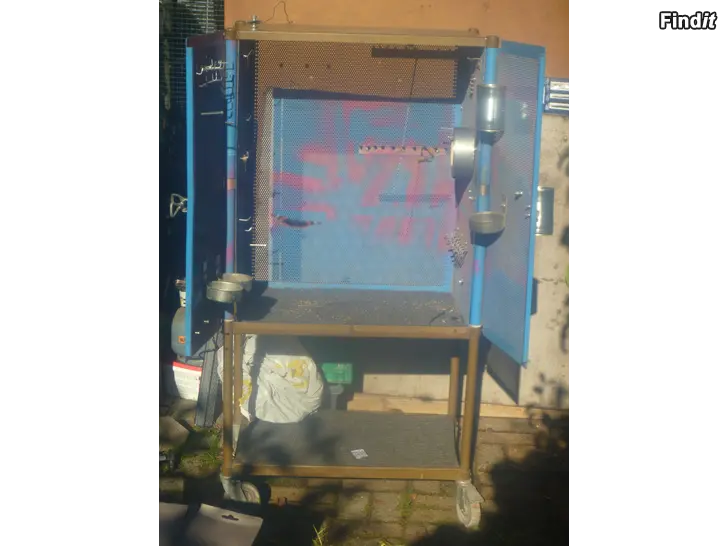 Myydään PYÖRILLÄ OLEVA  SIISTI TYÖKALUKAAPPI