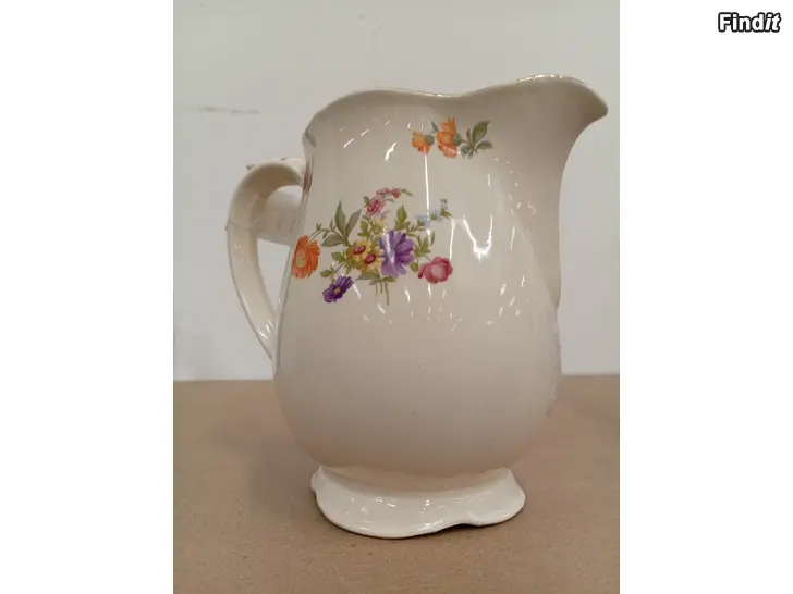 Myydään Arabian kannu