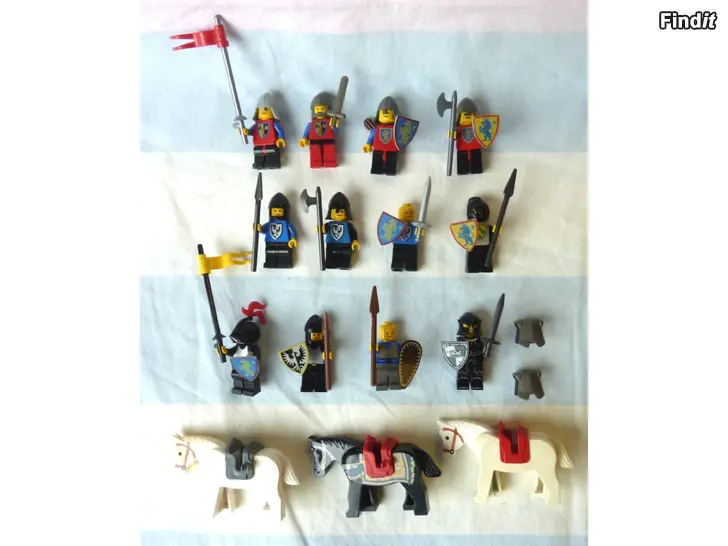 Myydään Lego ritareita ja hevosia