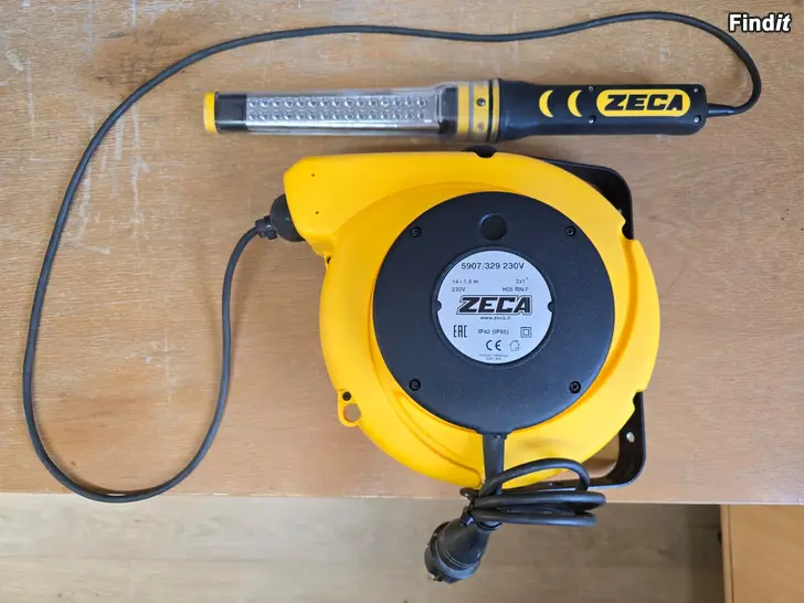 Säljes Zeca Led lampa med 15,5 m automatisk kabelvinda