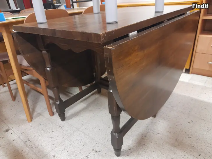 Myydään Mörk träfärgade runt bord vara i 3-olika storlekar