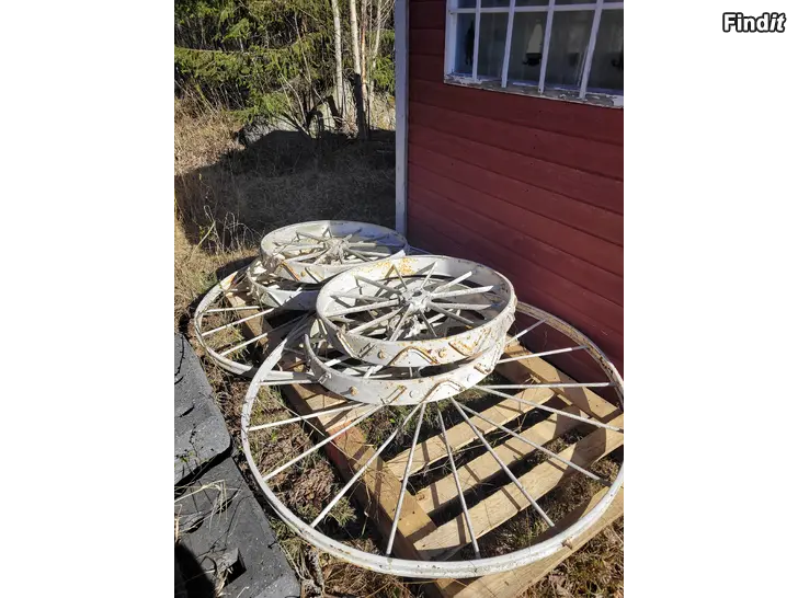 Säljes Gamla järnhjul