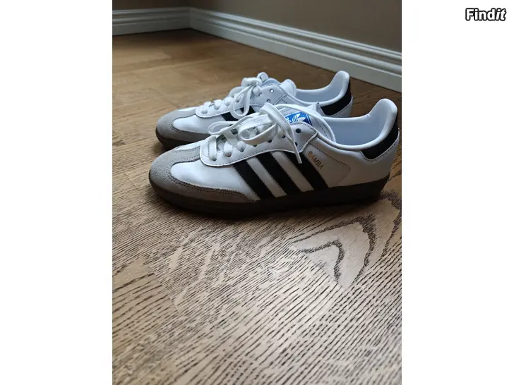 Myydään Adidas Samba kengät