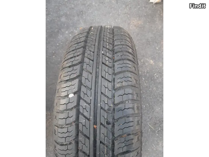 Säljes 1 st Michelin däck på fälg 4x100