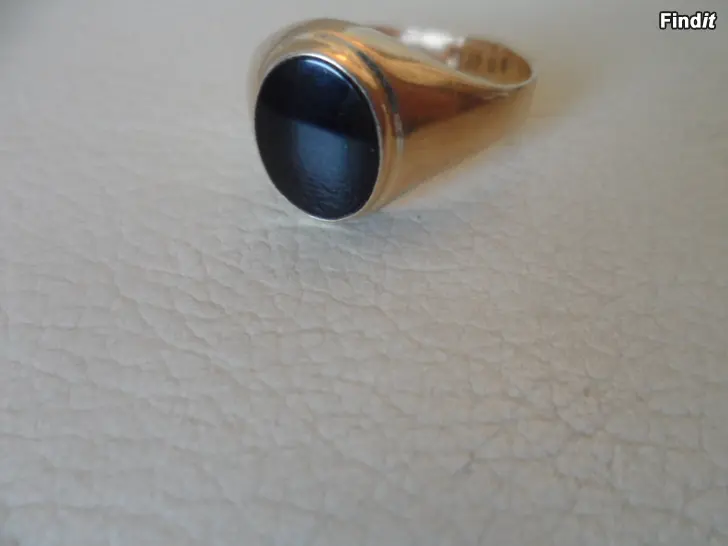 Myydään Kantasormus Kulta 14K koko 19,5-20