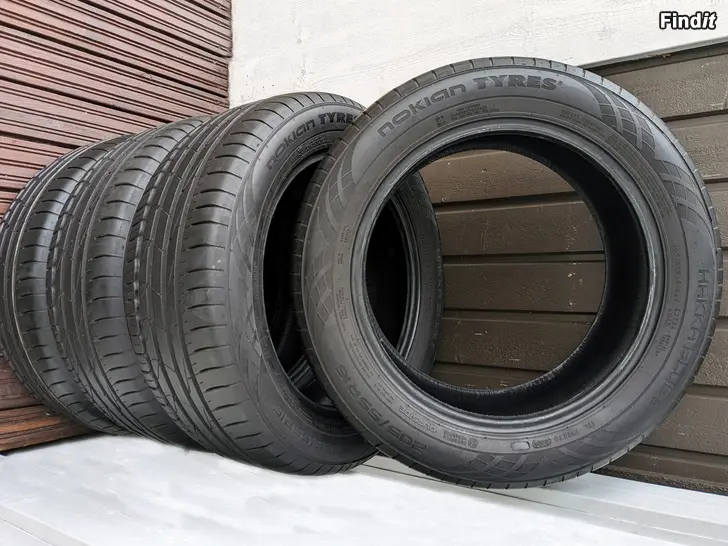 Säljes Nokian Hakka Blue 3 - 205/55 R16 sommardäck 6-7mm