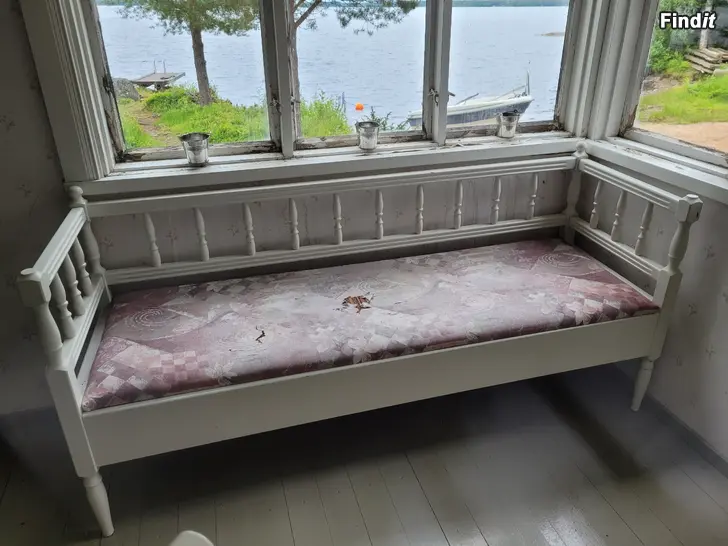 Säljes Säljes träsoffa