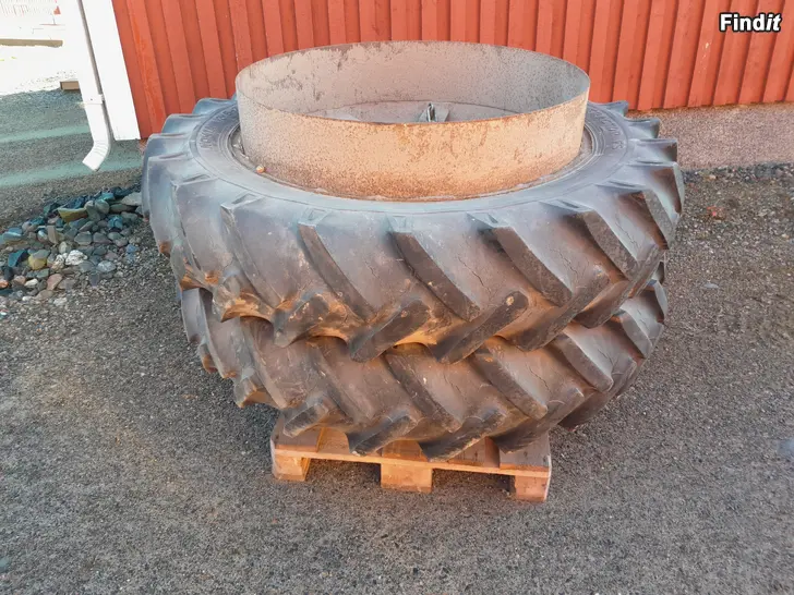 Myydään 13,6-38 paripyörät
