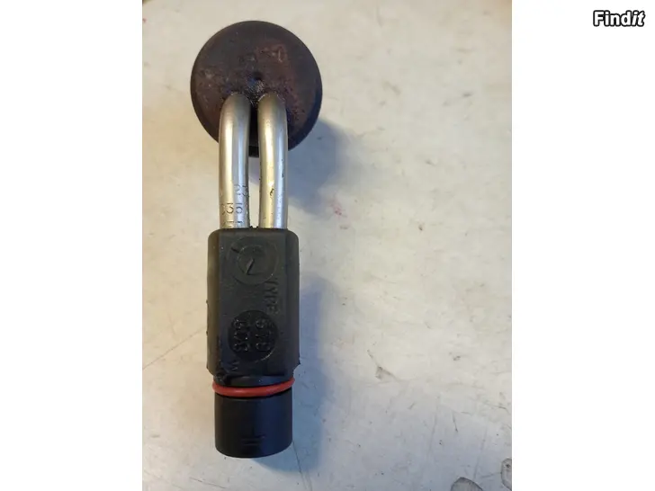 Myydään Defa moottorilämmitin type 579 27 mm reikään
