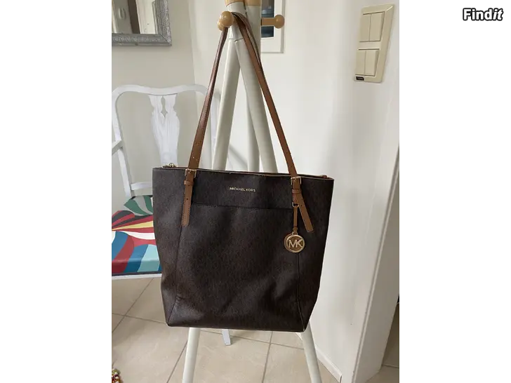 Myydään Laukku, Michel Kors