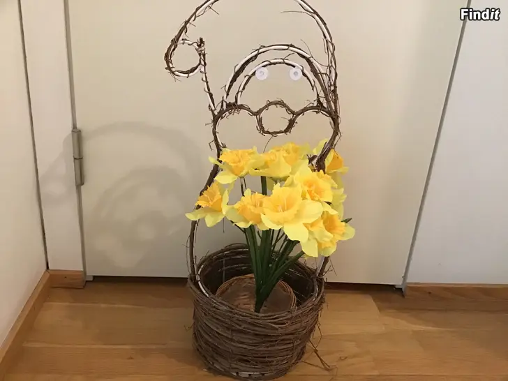 Myydään En Trevlig blomkorg till PÅSK