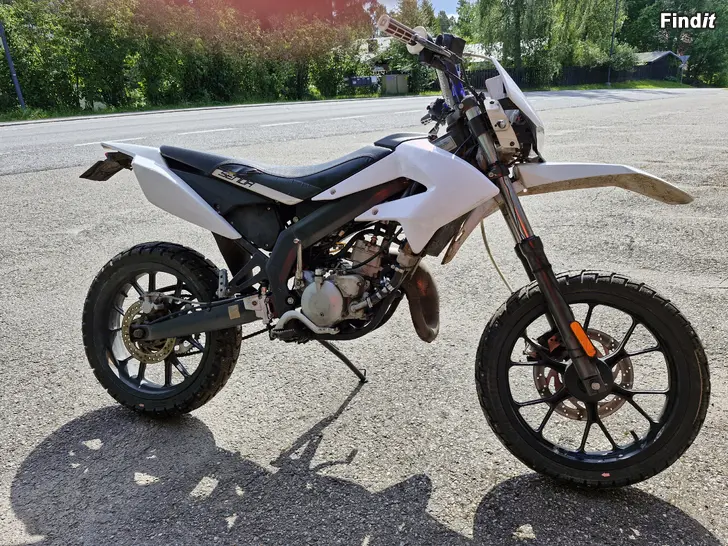 Myydään Derbi Senda