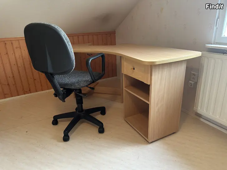 Myydään SKRIVBORD OCH STOL
